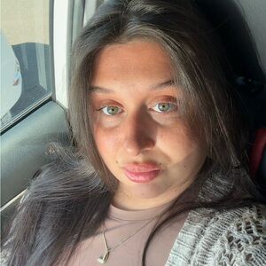 Meet your Posher, Loretta